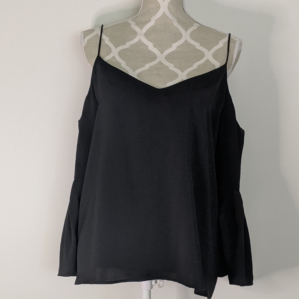 NWT H&M cold-shoulder top